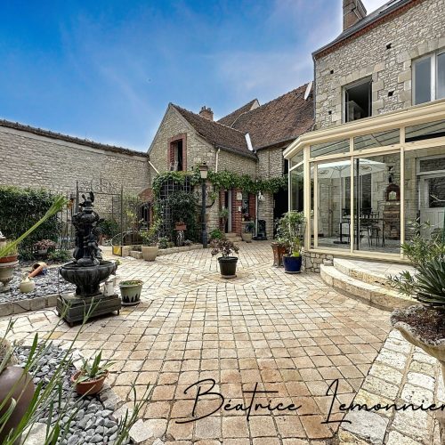 BOYNES, Maison de ville de 236m2, 215000€ FAI