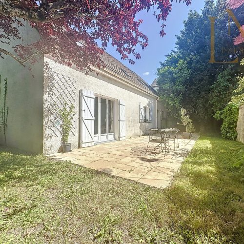ORLEANS, pavillon de 160m2 grand jardin  426 400 € FAI