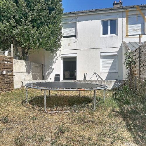SAINT JEAN DE LA RUELLE, maison 3 chambres, garage, jardin  168 000 € FAI